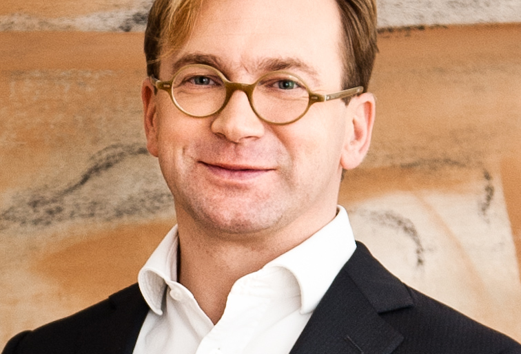 Dr. Bernhard Astner
